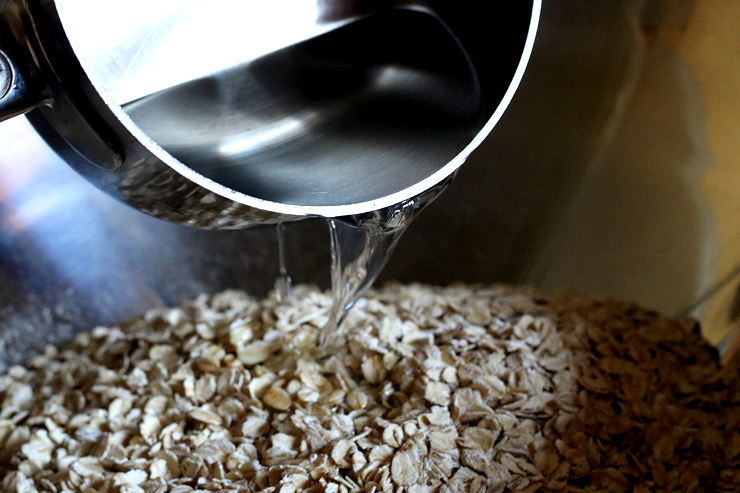 melted coconut oil AlmondCherryCacaoGranolaBarsCoconutOilPour