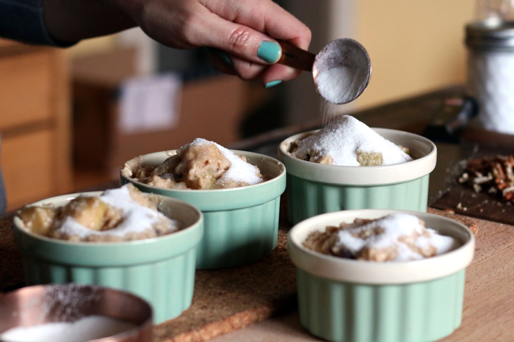 Adding sugar to oatmeal Adding sugar to oatmeal