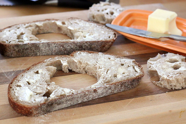 Eggs on a raft butter Eggs on a raft butter