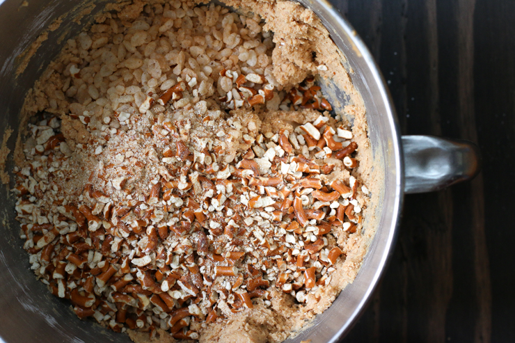 ChocolatePeanutButterPretzelPops-11