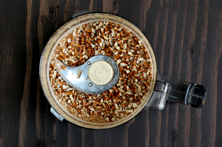 ChocolatePeanutButterPretzelPops-14