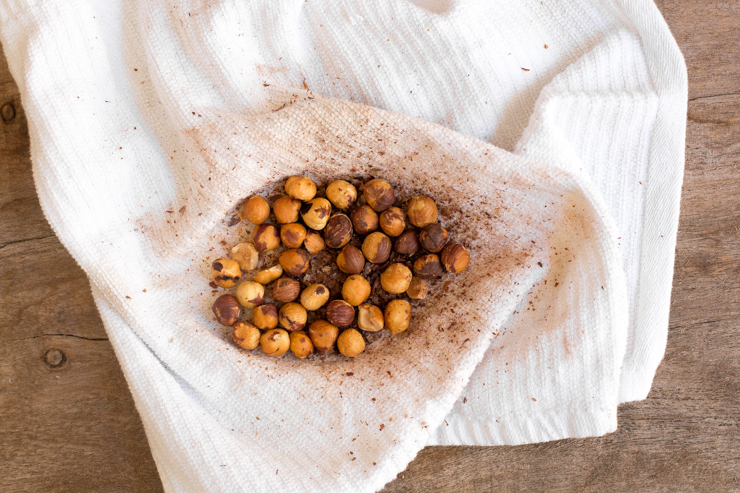 how to remove hazelnut skins with a towel how to remove hazelnut skins with a towel