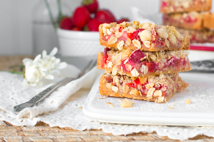 Strawberry Rhubarb & Ginger Crumble Bars
