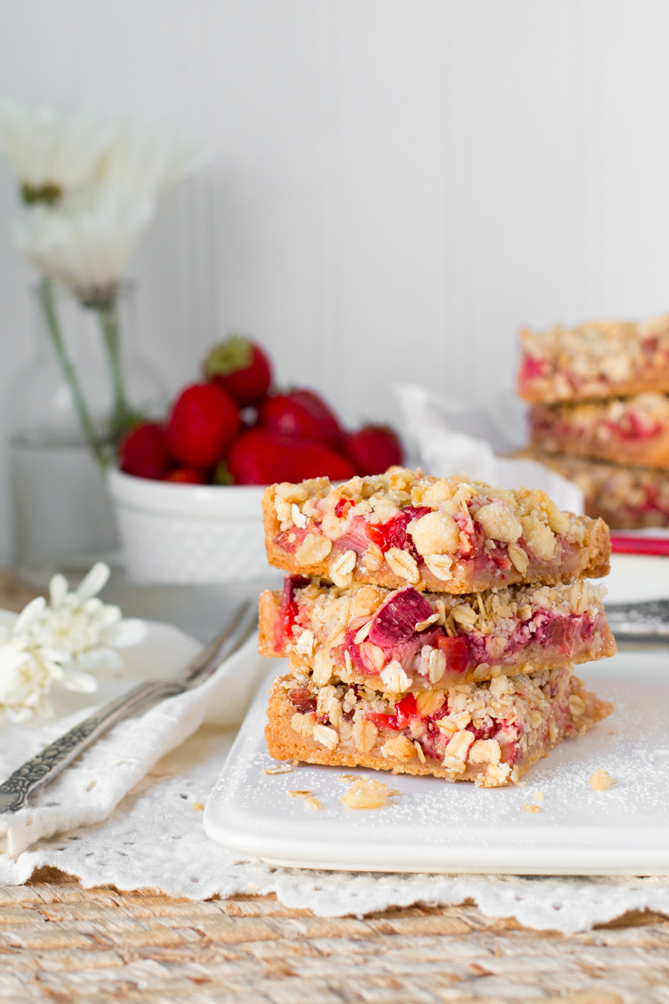 Strawberry Rhubarb & Ginger Crumble Bars
