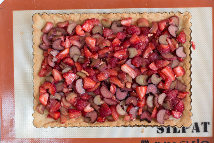 Strawberry Rhubarb & Ginger Crumble Bar shell with filling