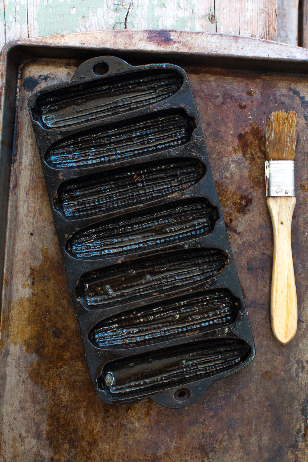 cast iron cornstick pan