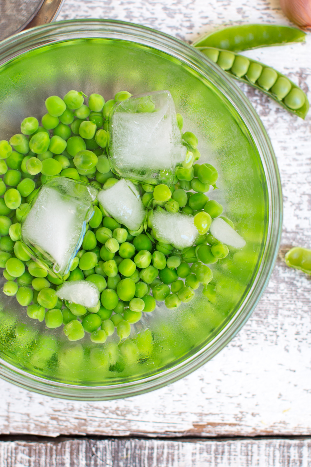 Blanching sweet spring peas