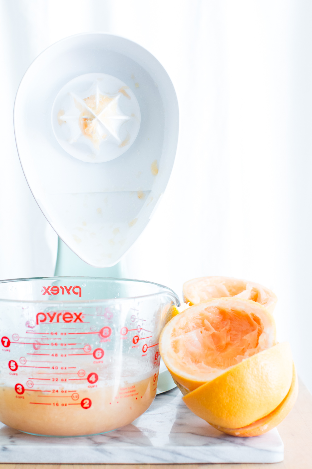 Kitchenaid mixer with juicer attachment