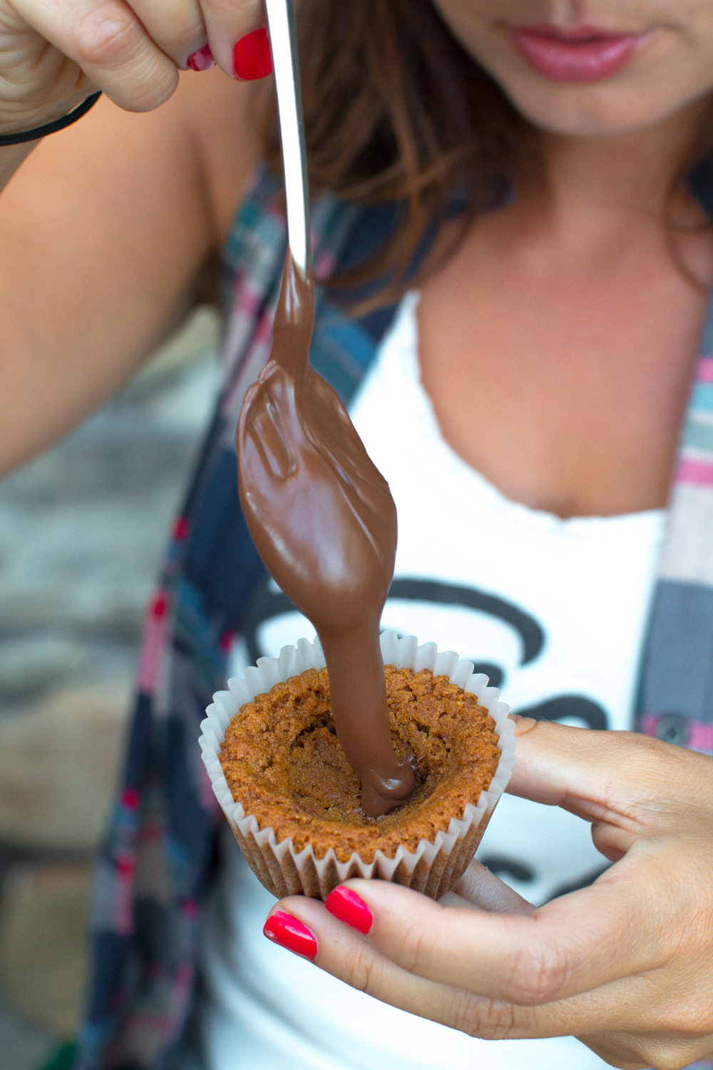 Nutella S'mores Cookie Cups filling with Nutella