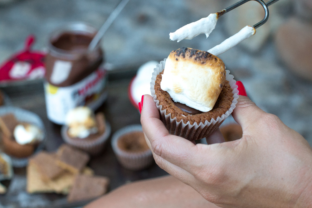 Nutella S'mores Cookie Cups marshmallows