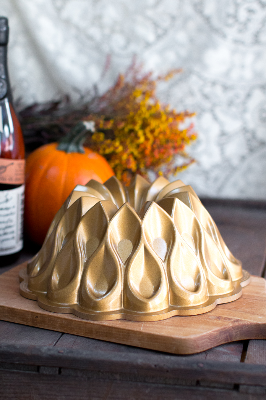 Nordic Ware Crown Bundt Pan