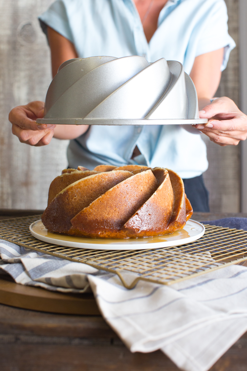Pop that top to reveal a magically formed beautiful bundt.