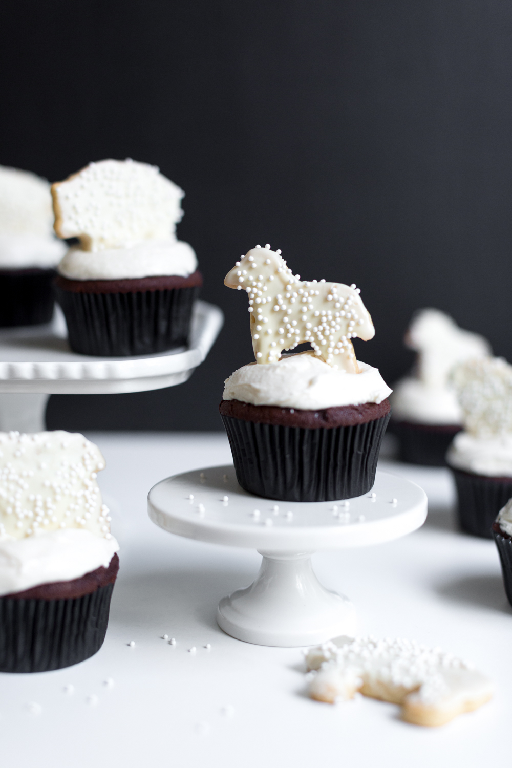 These Black and White Animal Cookie Cupcakes are just darling.