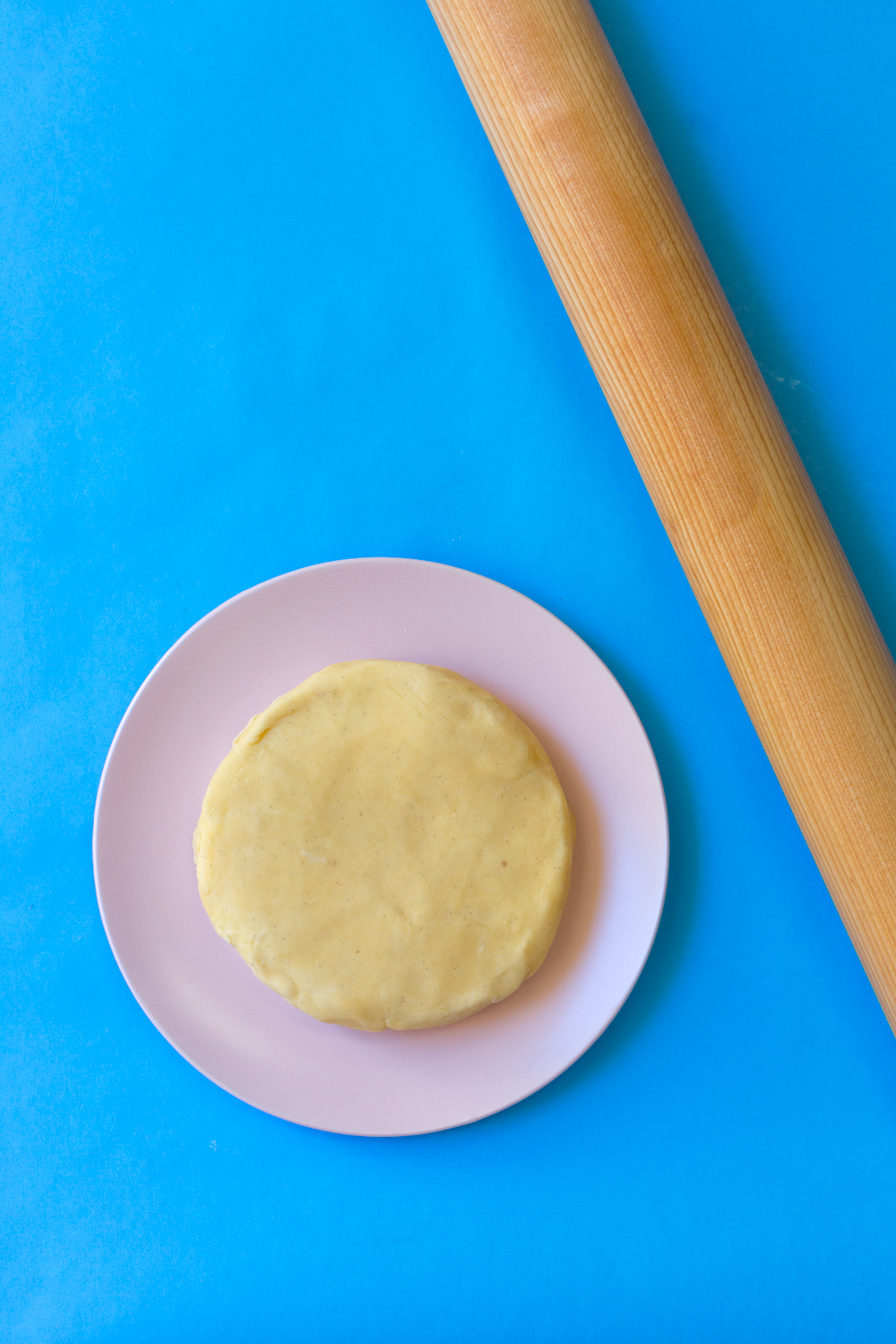 roll out Vanillaroma shortbread cookie dough