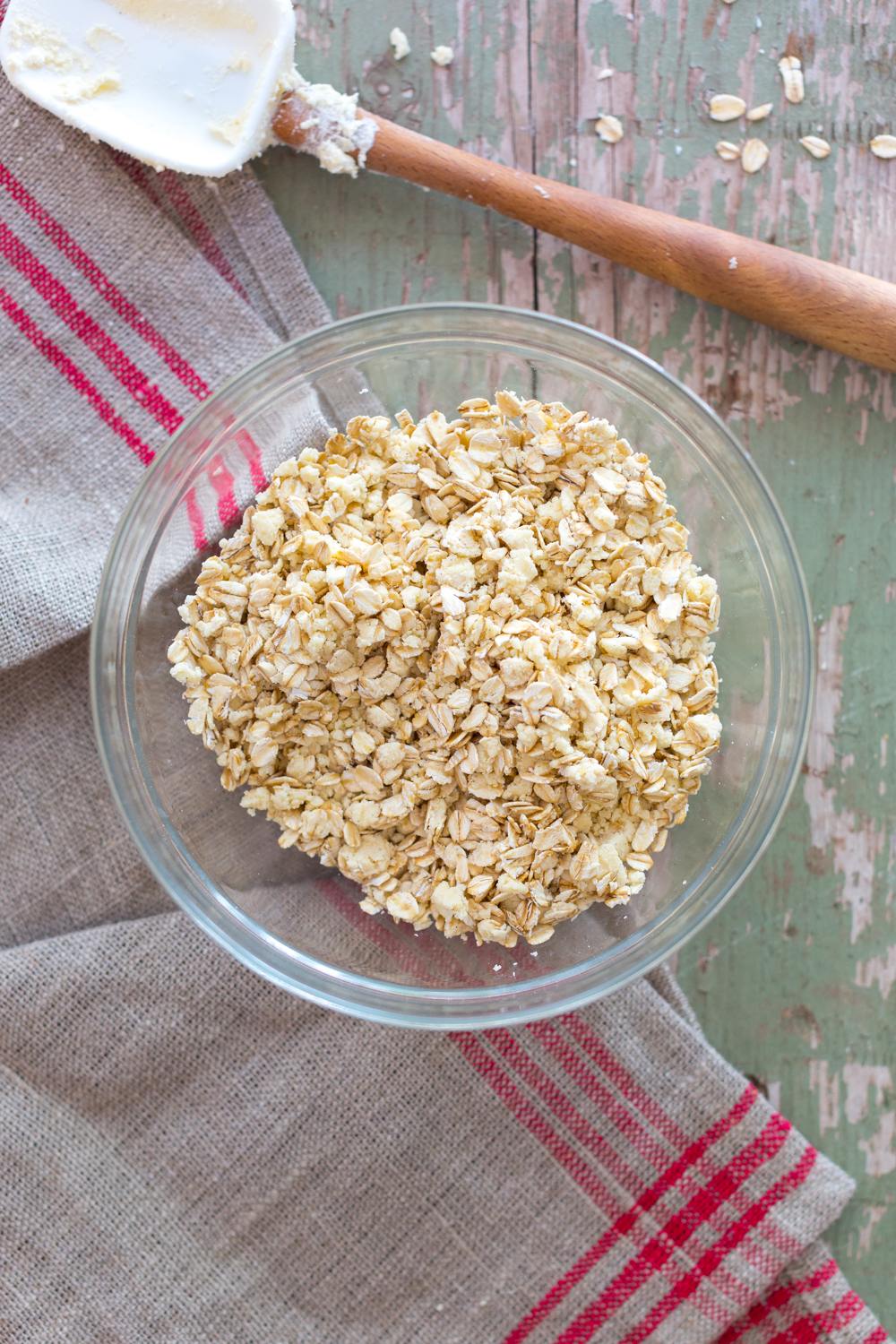 Red Currant Lemon Crumble Bars topping