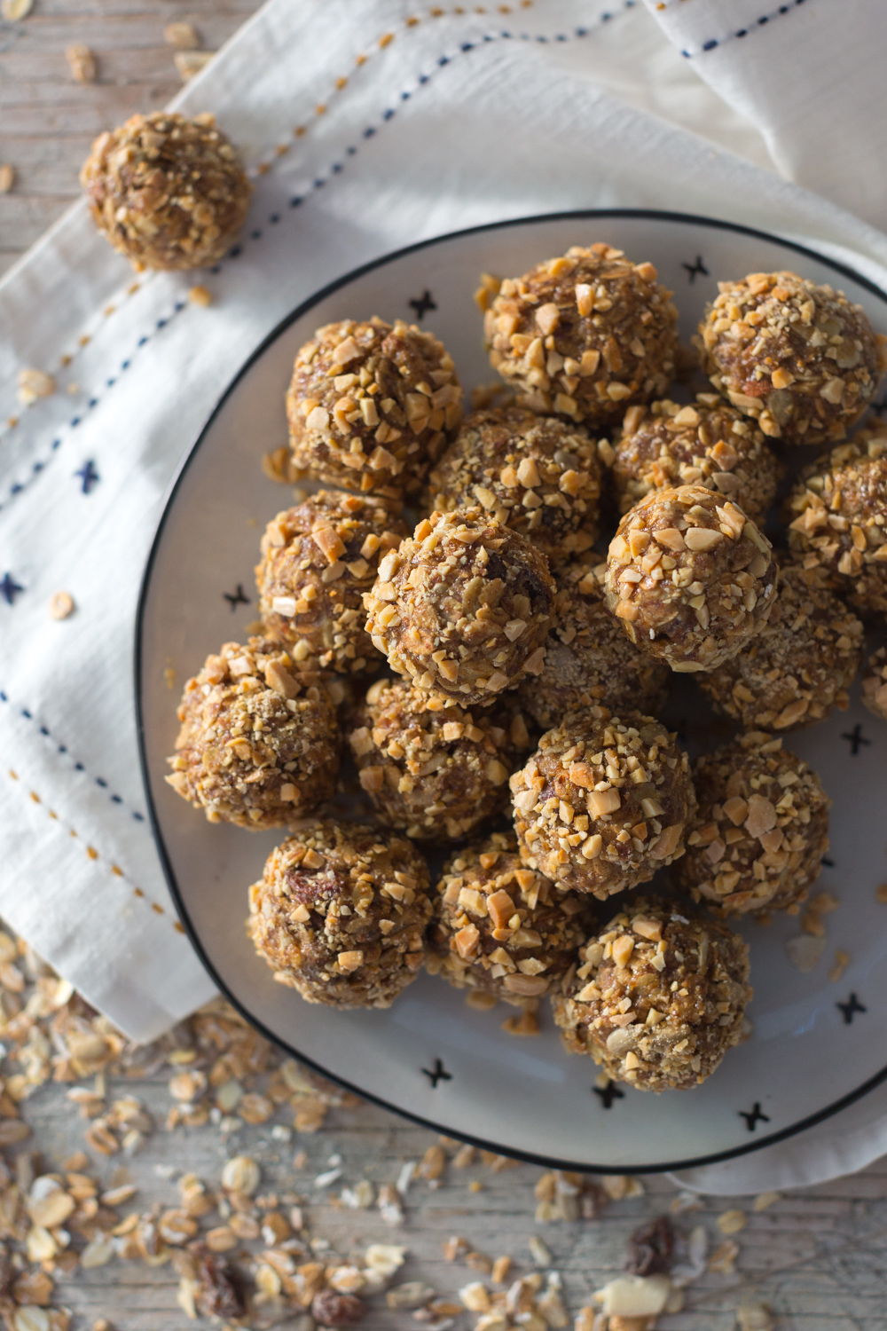 Muesli Almond Energy Balls