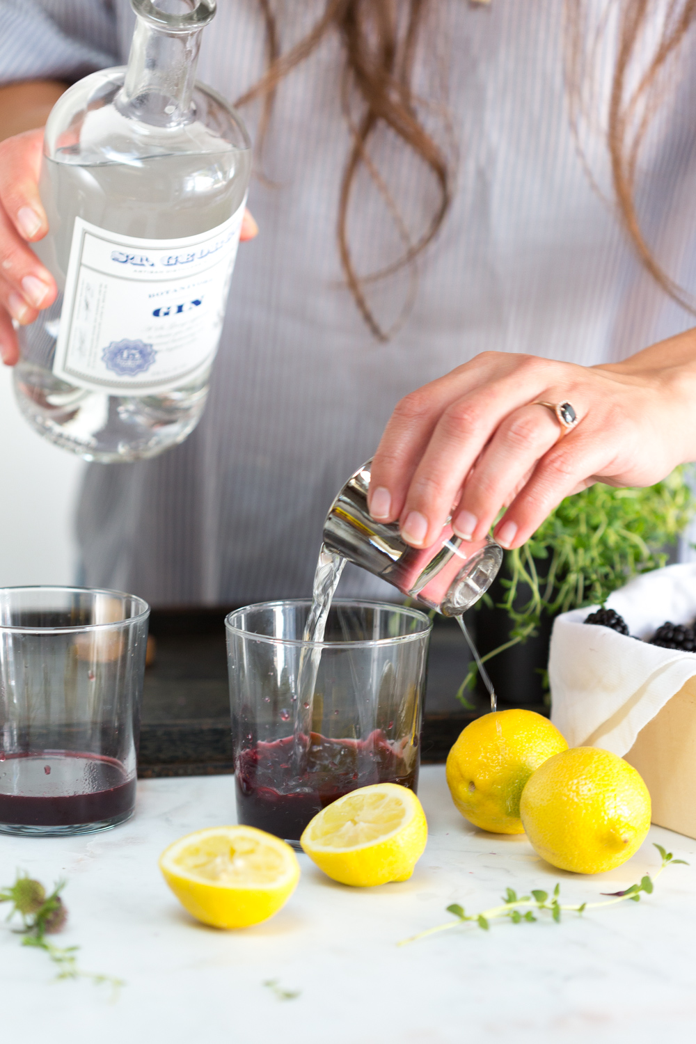 Blackberry Gin Smash - adding gin