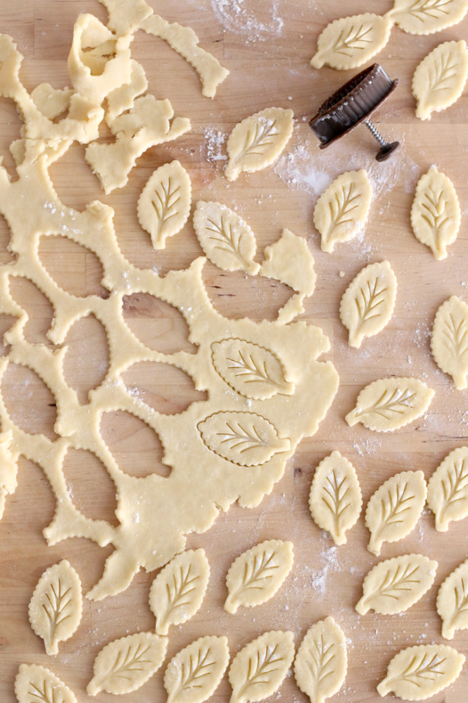 pie dough leaves