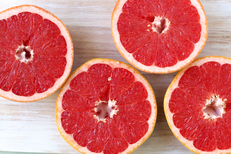 2 sliced grapefruits