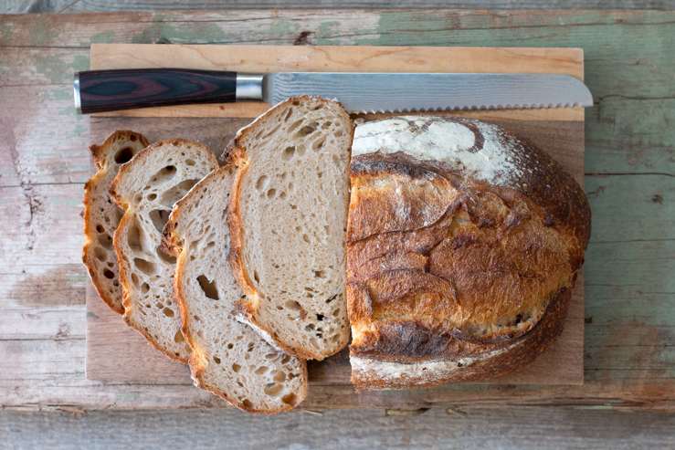 Sliced pain au levain