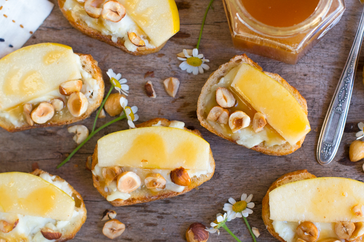 Goat Cheese Apple Hazelnut & Cajeta Crostini Goat Cheese Apple Hazelnut & Cajeta Crostini