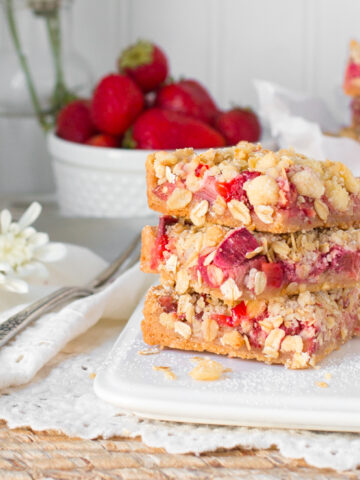 Strawberry Rhubarb & Ginger Crumble Bars
