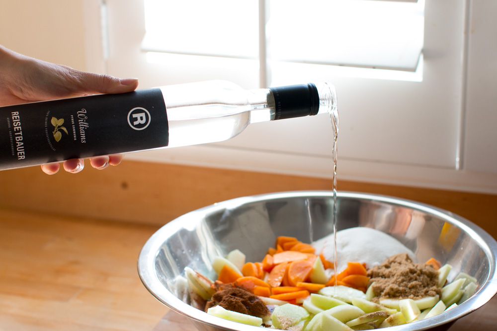 Apple Persimmon Crumble Pie filling