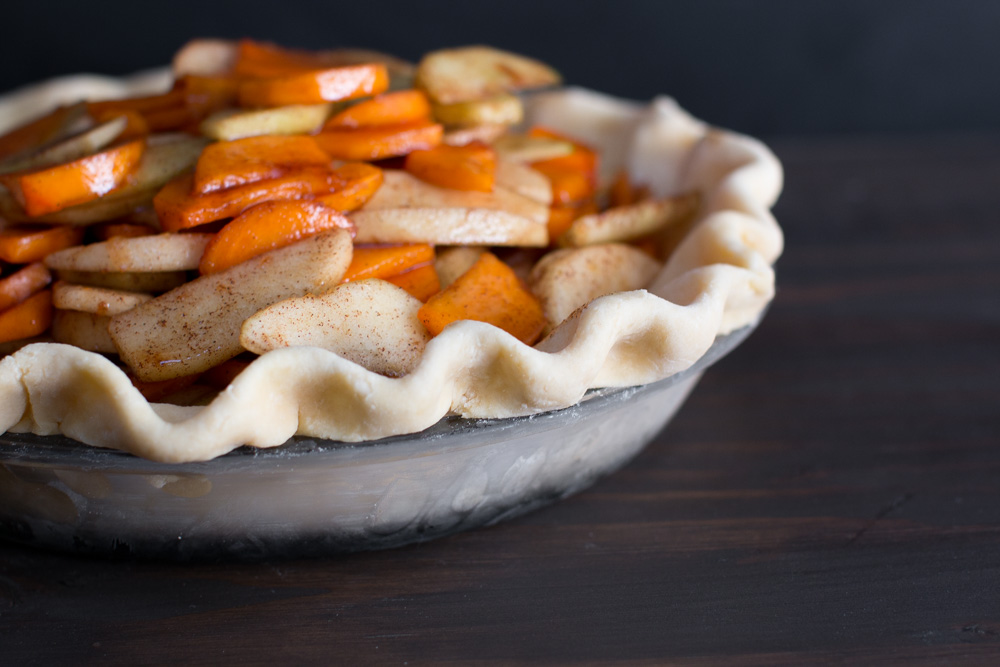 Apple Persimmon Crumble Pie filling