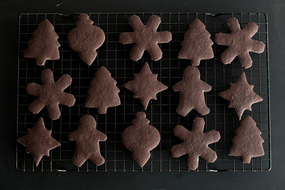 Mocha holiday cookies cooling