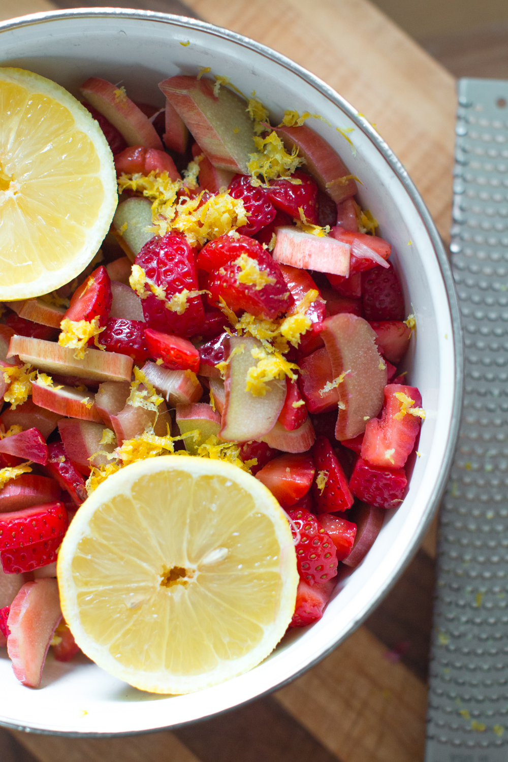 Strawberry Rhubarb Hand Pie filling