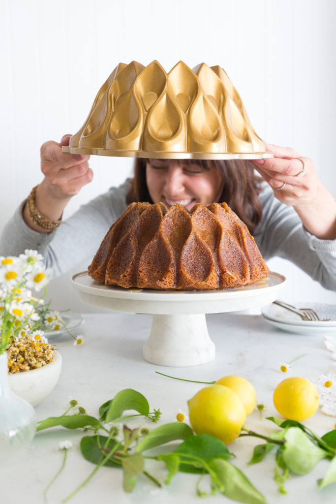 Crown Bundt Pan & cake