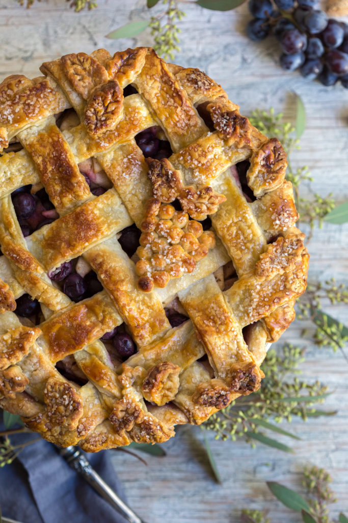 Details of Grape Apple Pie design