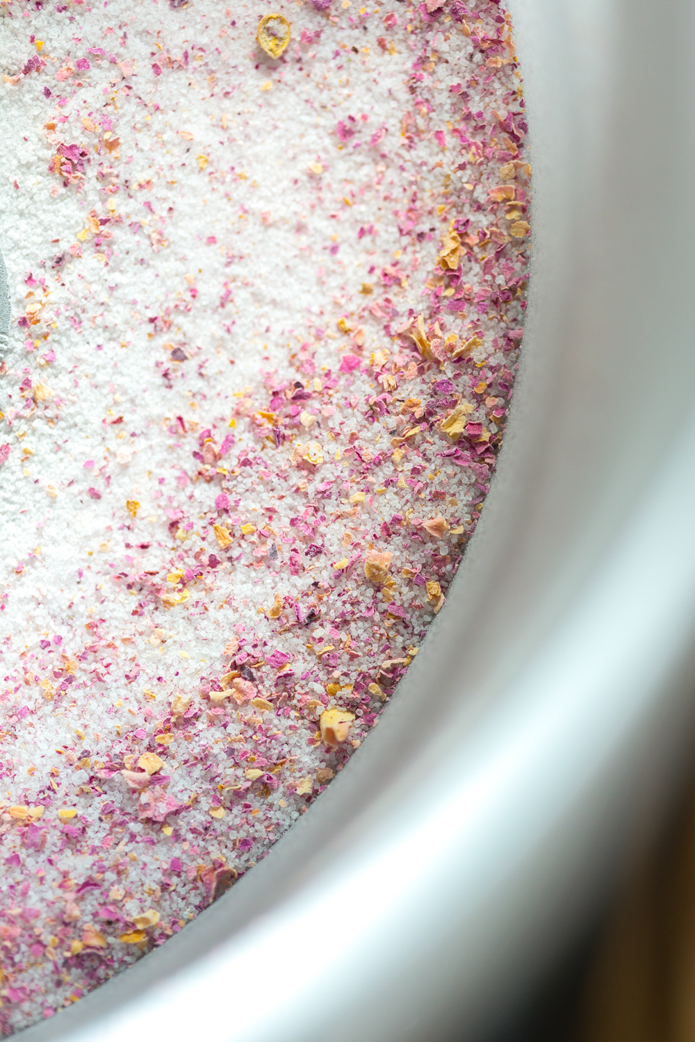 Rose sugar for Rose Rosé Madeleines