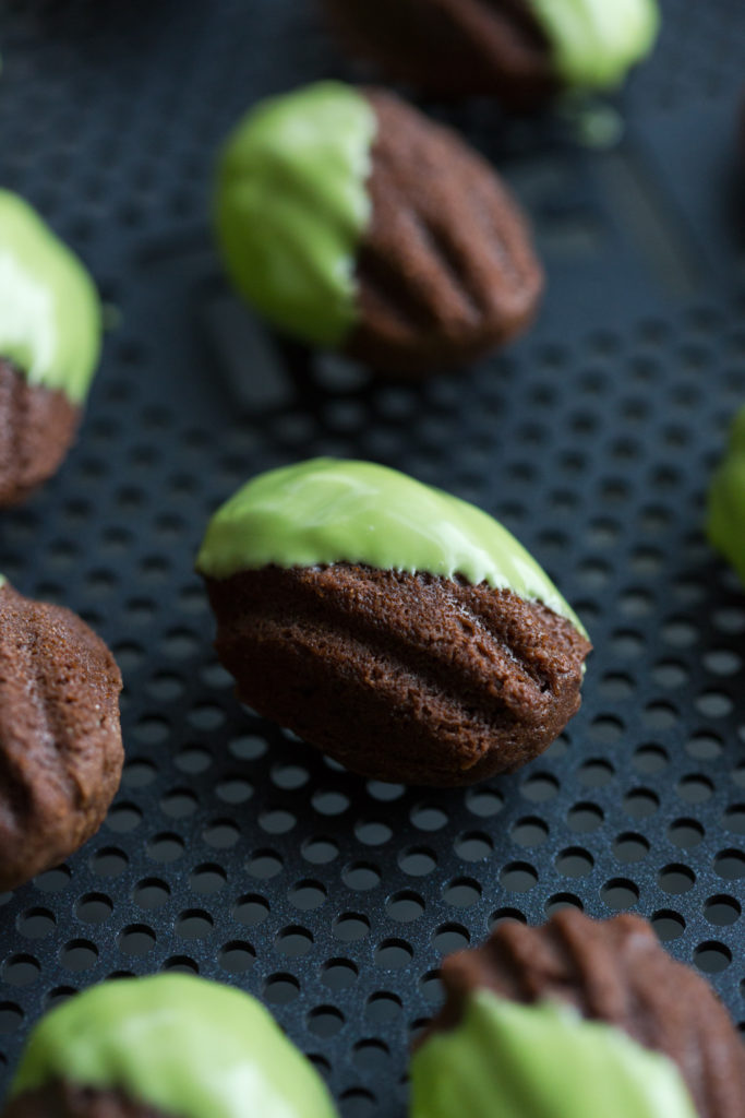 Mint Chocolate Matcha dip setting