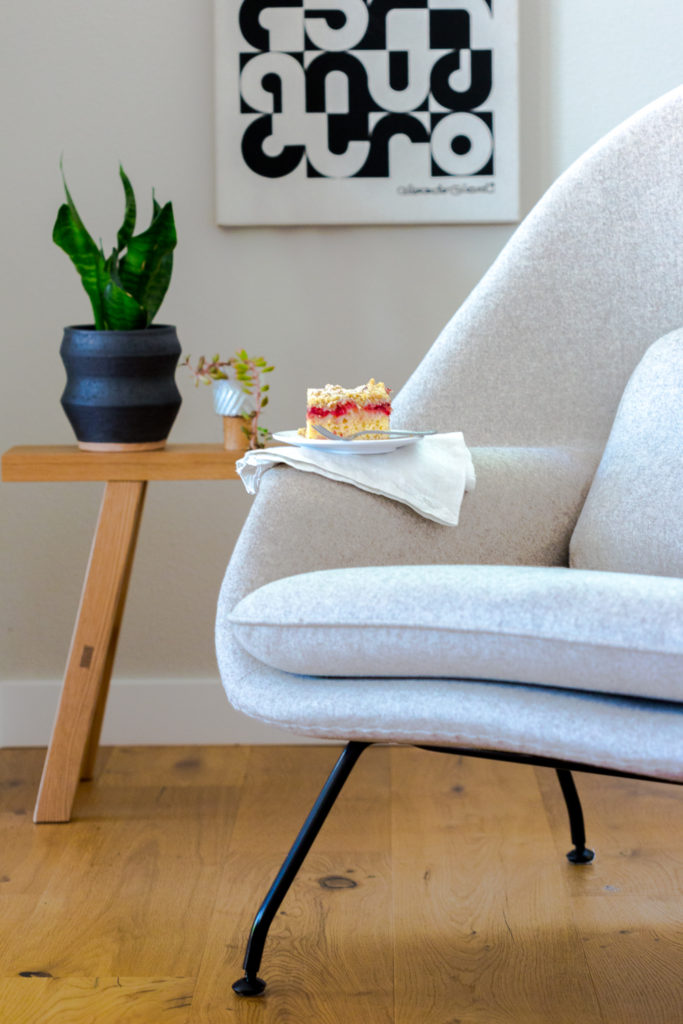 Womb Chair & coffee cake