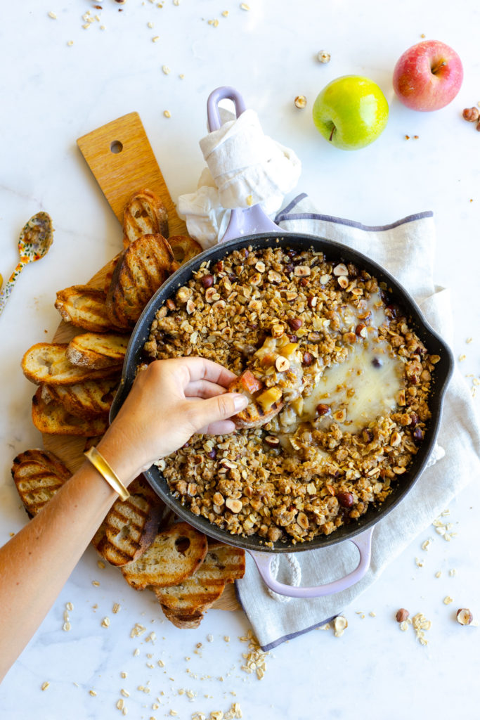Baked Brie Apple Crisp dip