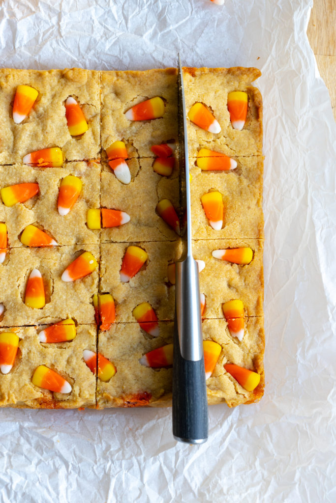 Slicing Candy Corn Blondies