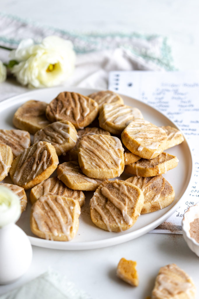 Snickerdoodle Shortbread Cookies on a plate