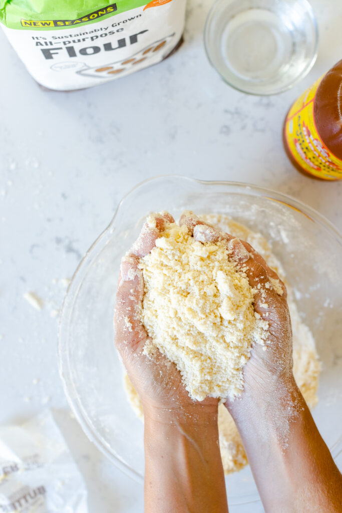crumbly pie dough with pea-sized granules