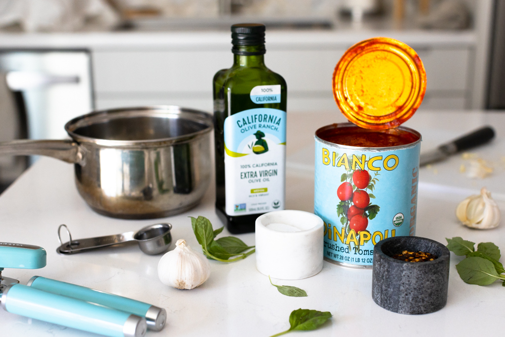 Simple Pizza Sauce ingredients