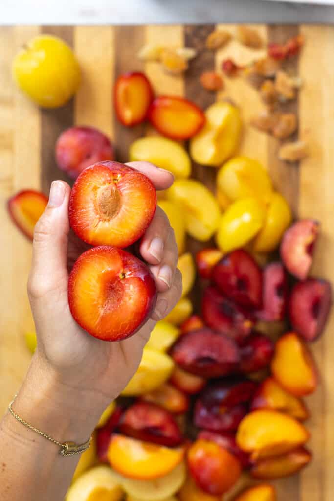 Slicing stone fruit