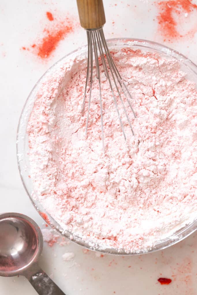 freeze dried strawberry powder with powdered sugar