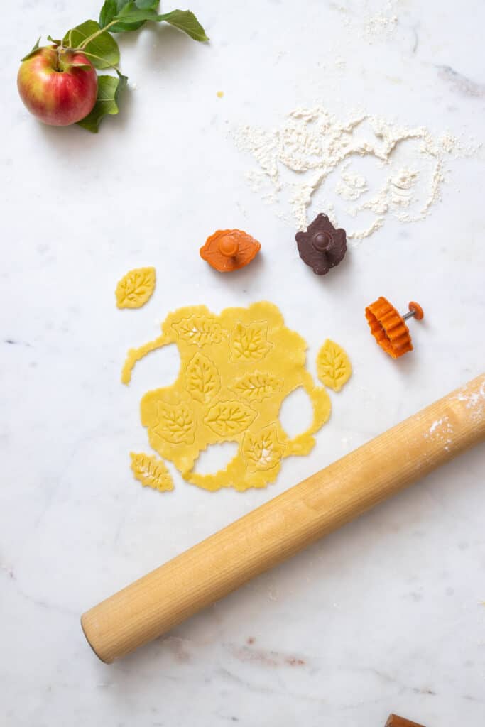 cutting pie dough leaves