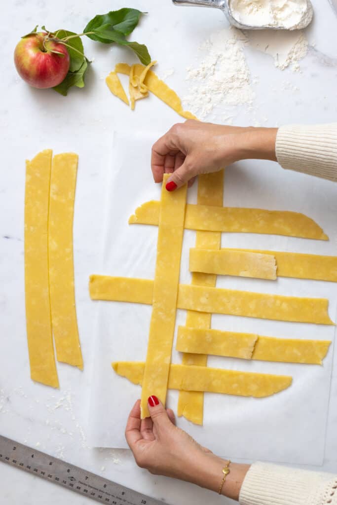 shaping a pie dough weave