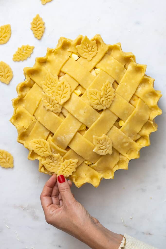 Decorating Apple Cheddar Pie