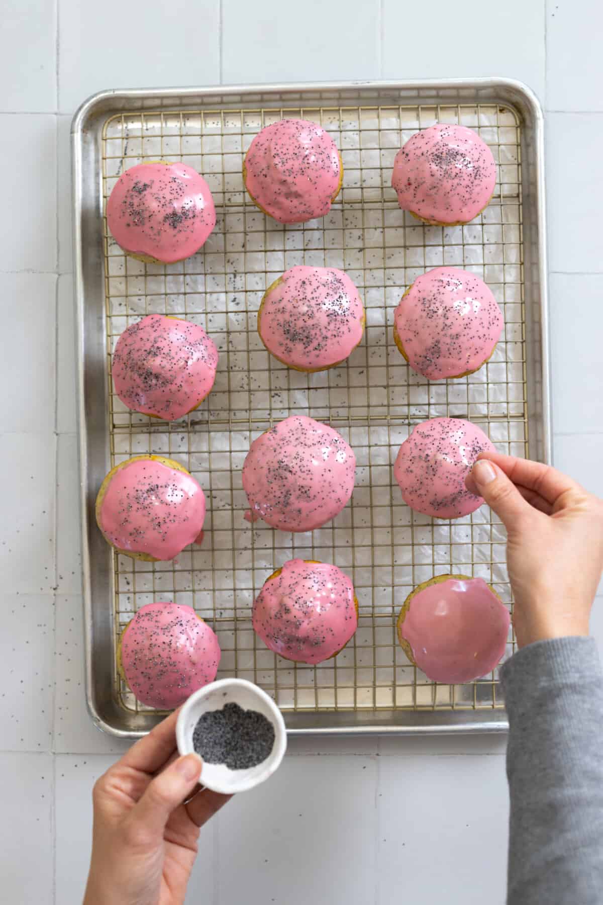 topping muffin glaze with poppy seeds