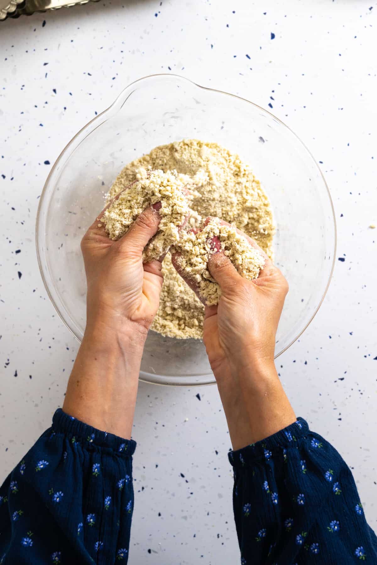 making tart dough by hand
