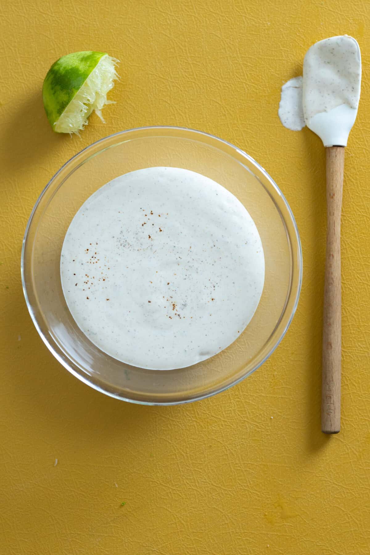 Garlic Crema Sauce for Pizza