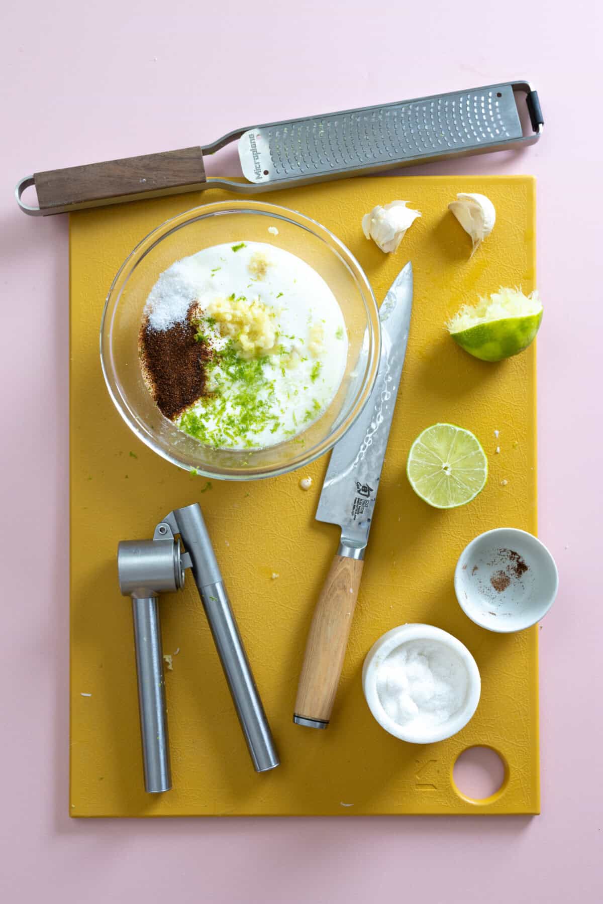 ingredients for garlic crema sauce