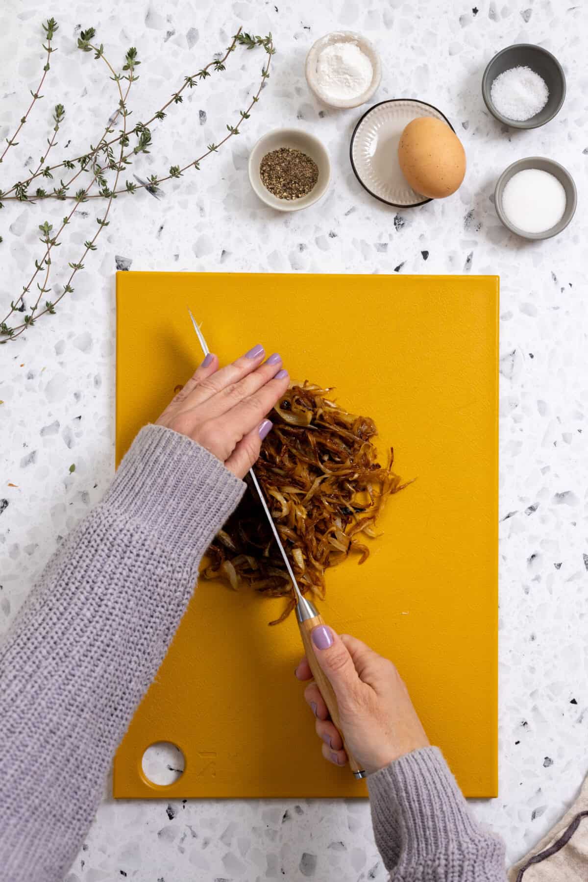 Chopping caramelized onions